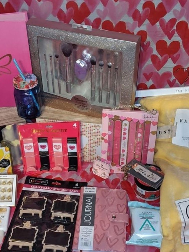 Rae dunn Queen bee Valentine's Bundle