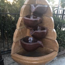 Corner fountain