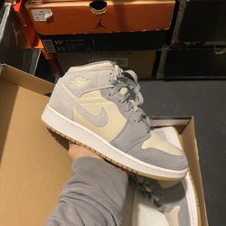 Jordan 1 Mid SE Coconut Milk size 5Y VNDS 