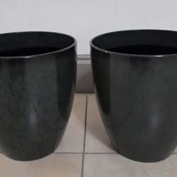 *** NEW LOW PRICE *** PAIR of 11" (Tall) Green Resin Planters @ Lasting Creations