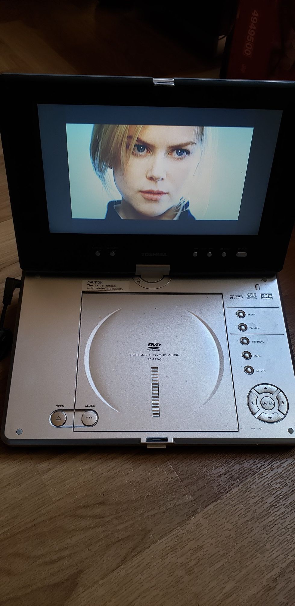 Portable DVD Toshiba witch remote control.