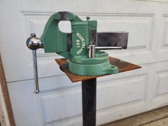 Rock Island 851 Bench Vise Swivel Jaw, Swivel Base