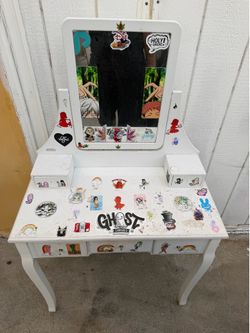 Make up Stand
