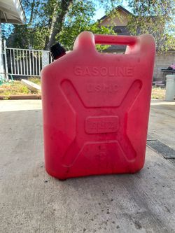 Vintage Blitz 5 Gallon Gas Can – Pre-Ban Style Fuel Container