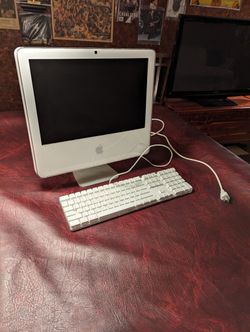 Apple I MAC Desk Top Computer With Keyboard