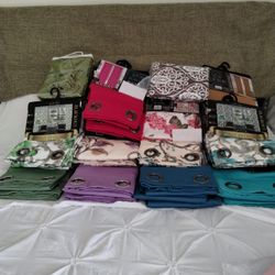 Metropolitan  Bamboo Home  King  6 Pierces Sheet Sets. 2500 Series  1flat  102 inches× 105 inches.  1 Fitted. 78 Inches × 80 inches.4 Pillow  Cases.