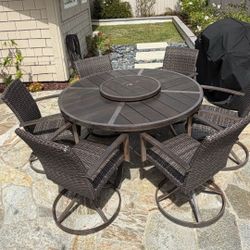 Patio Dining Set 7pc/table And 6 Swivel Wicker Chairs/Outdoor Furniture/Cash Only 