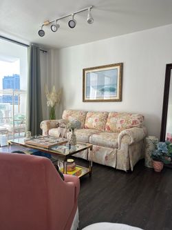 Pink floral sofa - Palm beach style