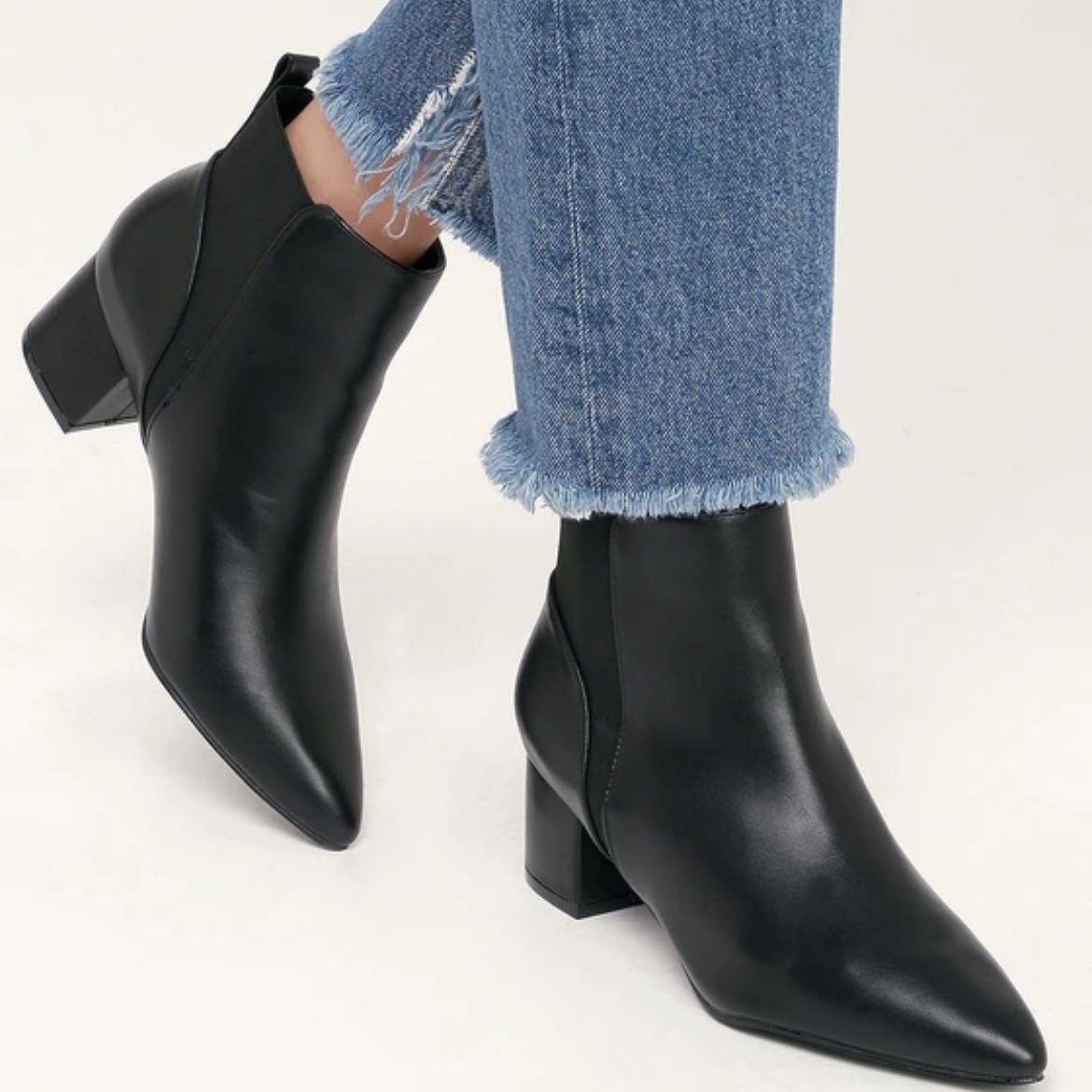 NWOB Lulus Chase Black Pointed Toe Booties Women's Size 8