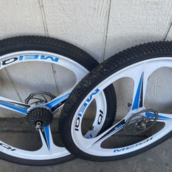 Mountain Bicycle Tires 