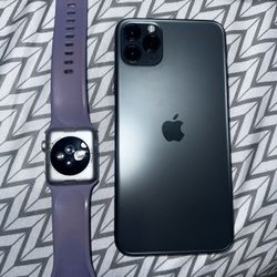 - iPhone 11 Pro Max  - Apple watch series 3 38mm 