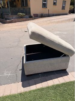Free - Storage ottoman