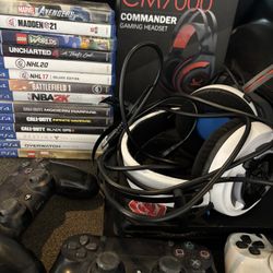 PlayStation 4 (comes with everything)