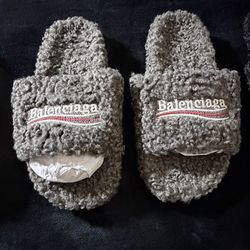 Size 10-11 Men Sandal 