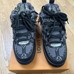 Men’s Louis Vuitton Sneaker Size 13