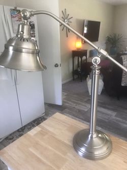 Desk lamp