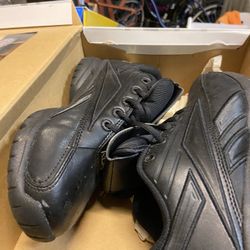 Reebok Turf Shoes Men’s Size 6.5