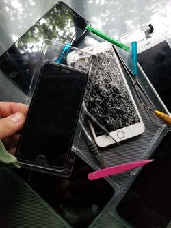 iPhone screen aftermarket part