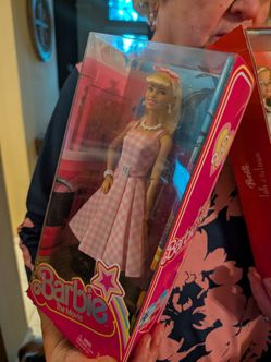Barbie, Margot Robbie in Pink Gingham Dress
