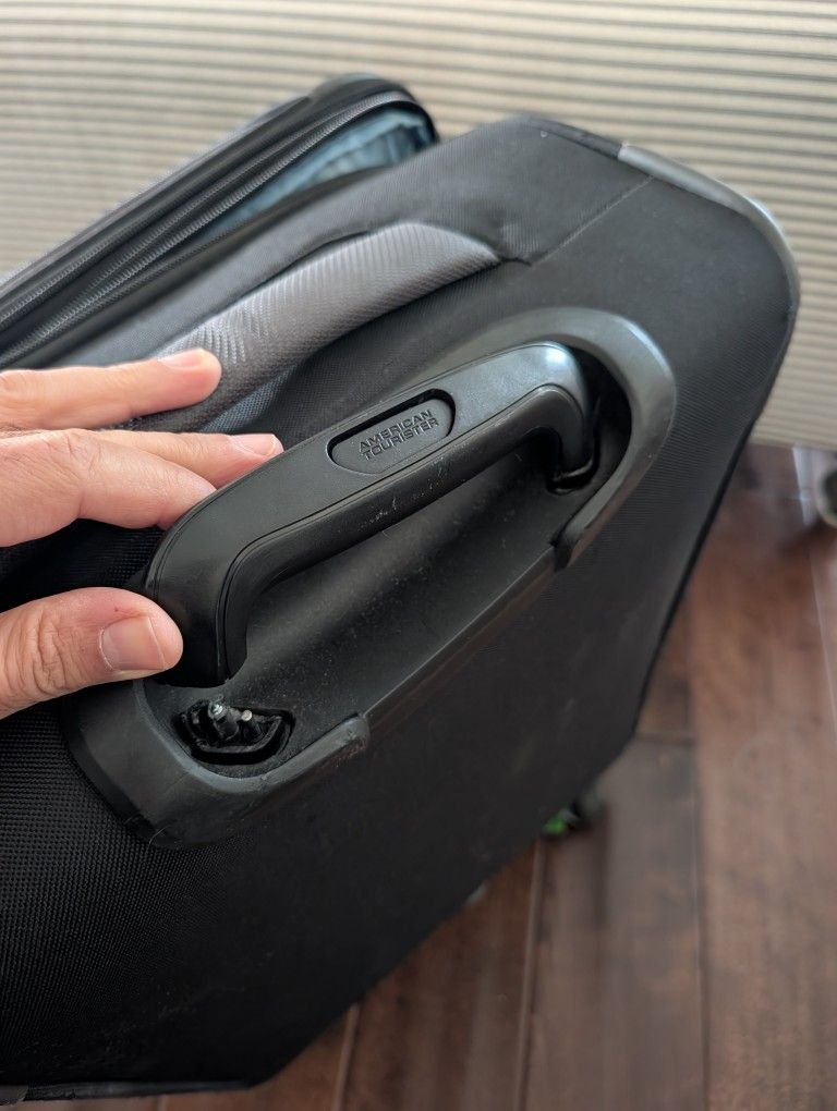Free Damaged Suitcase 