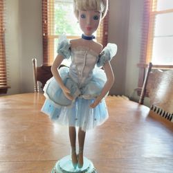  16 In Porcelain Disney Princess Dolls