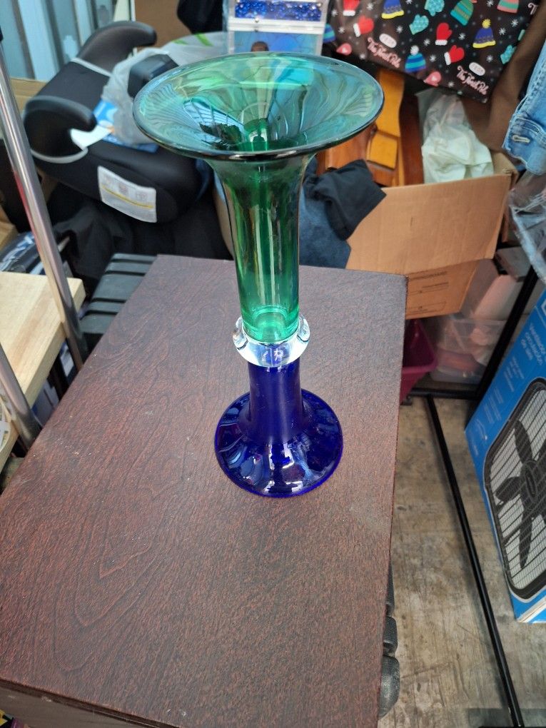 Vintage Art Deco Vase In Excellent Condition