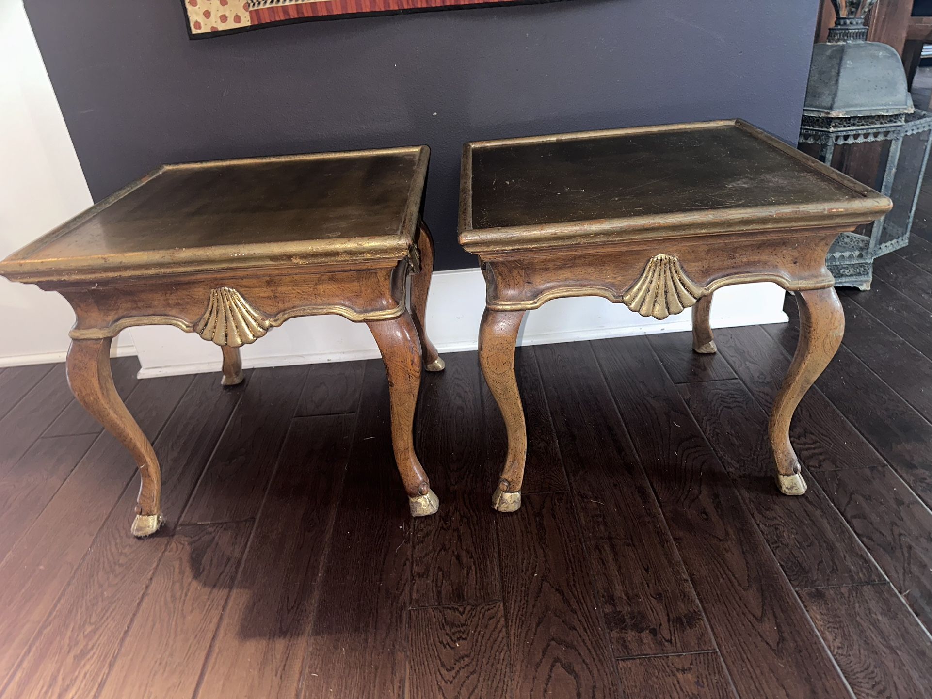 Beautiful set of 2 end side tables gold and wood Drexel Heritage