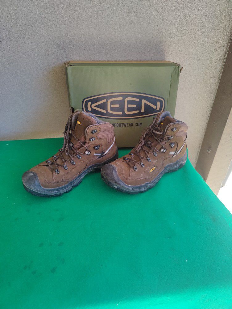 Keen Hiking Boots 