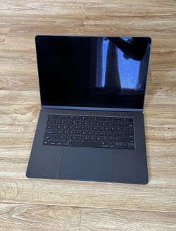 MacBook Air M4 Chip 15” 16GB RAM 256GB SSD Midnight