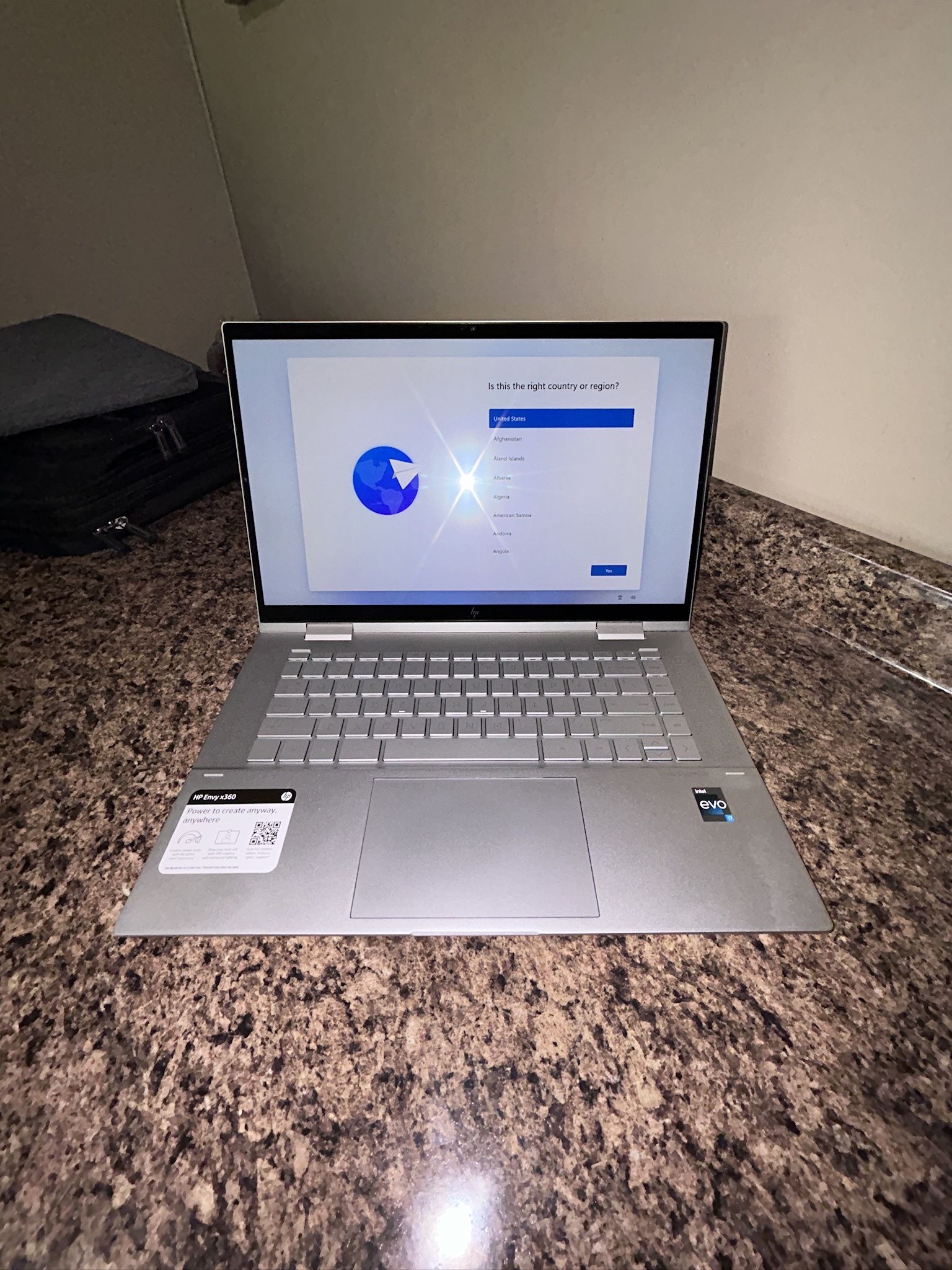 HP Envy 2-in-1 Touchscreen Laptop/ Tablet - Like New - Barely Used
