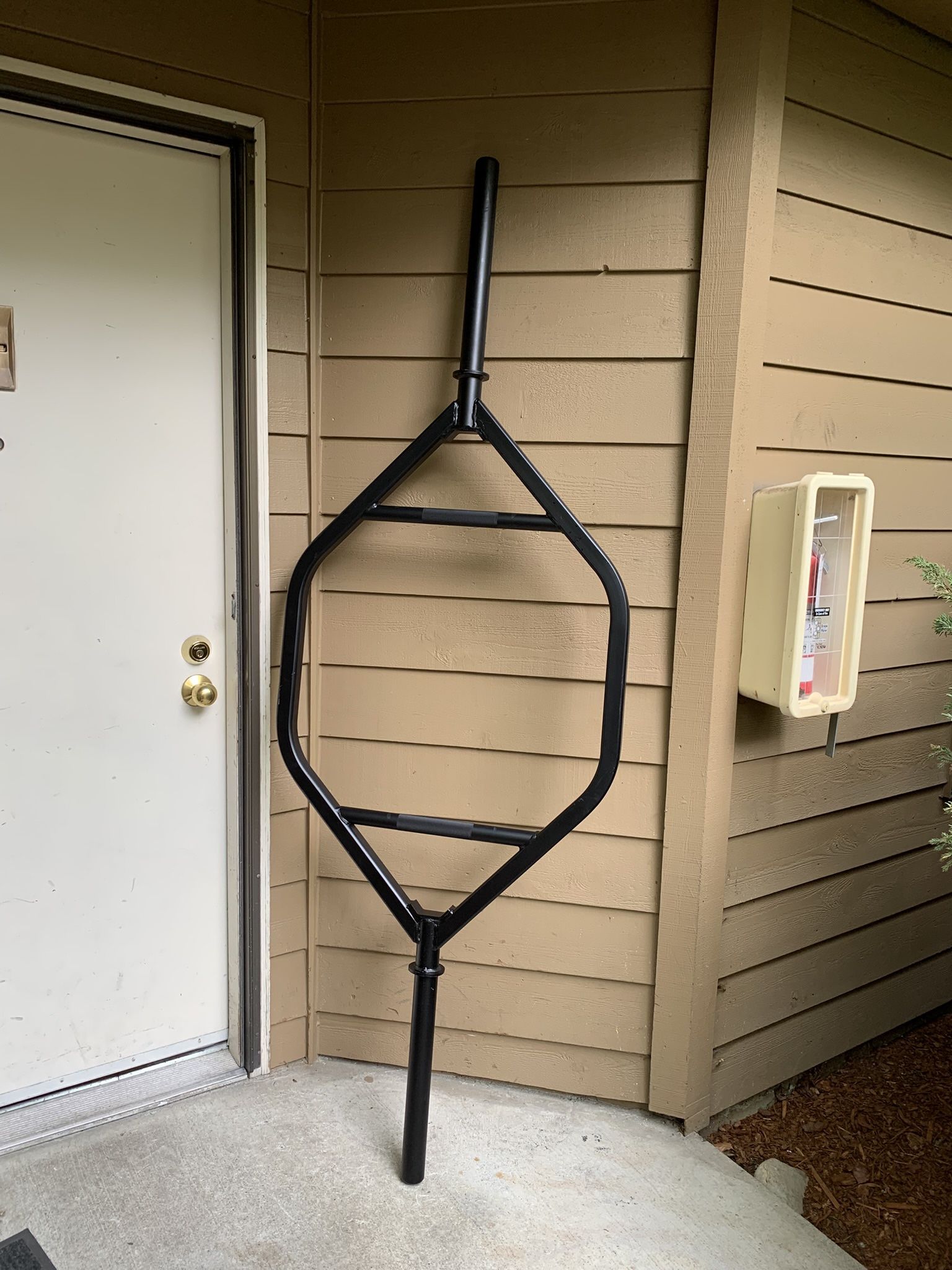 Hex Bar/Trap Bar approved for Army Fitness Test (AFT)