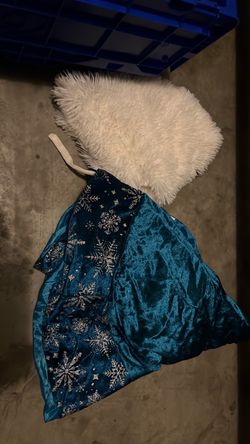 Tree skirts