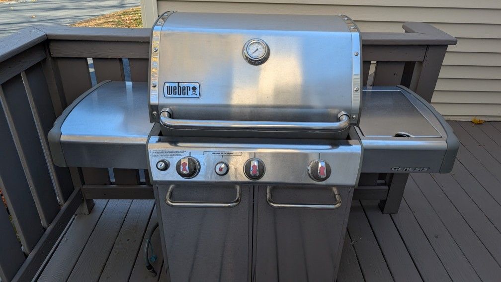 Weber Genesis Natural Gas Grill- in Stainless Steel