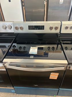 Whirlpool WFES5030RZ 30” Air Fry Range – ONLY $699 (WAS $1,599)