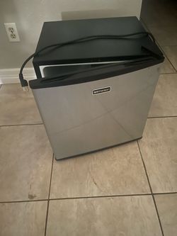 Dorm/office refrigerator