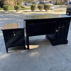 Desk With File Cabinet 