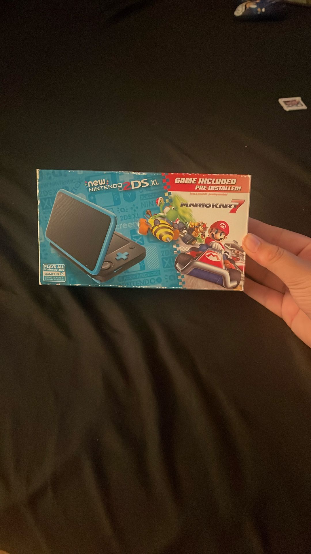 CIB New 2ds Xl (MARIOKART 7 EDITION)
