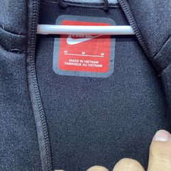 Nike Tech Size M Read Description 
