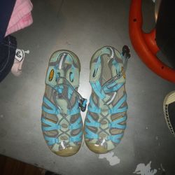 Size 2 Keen Sandals light Blue