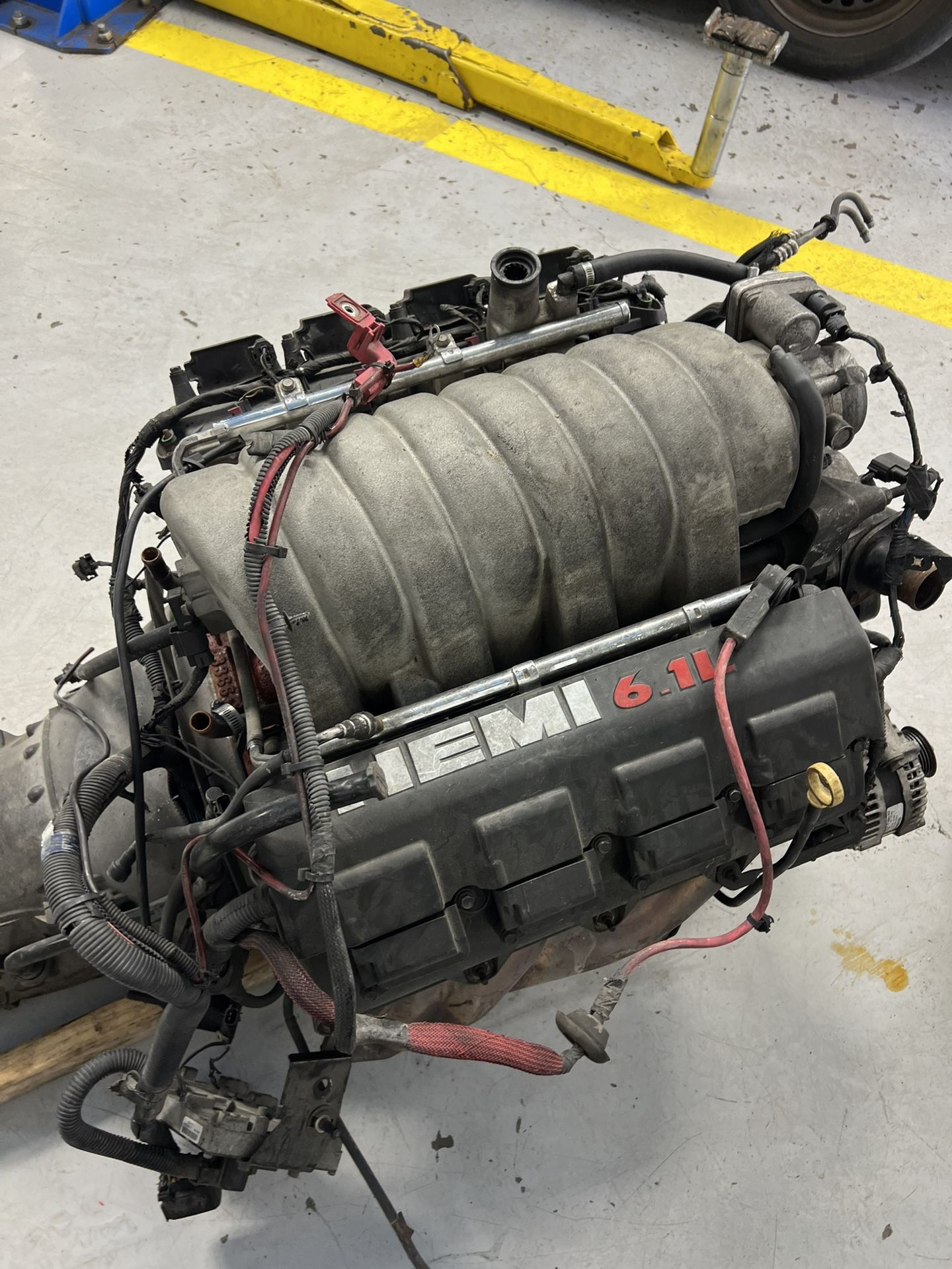 6.1 HEMI ENGINE TUNED COMPLETE DROPOUT 86k miles