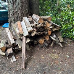 Wood pile, a lot of cedar – ON free, free free