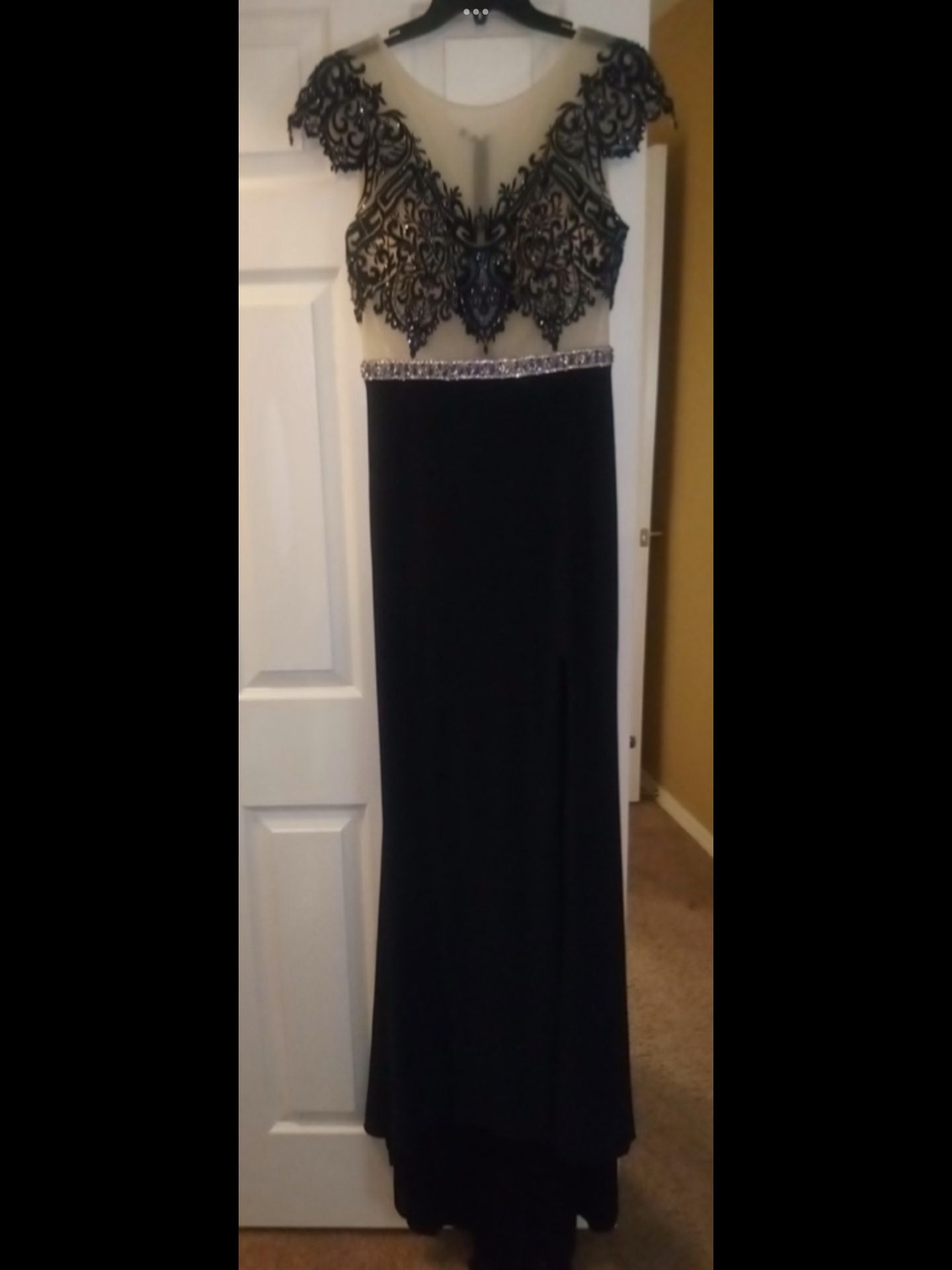 Very Nice   Ball/formal/military Gown