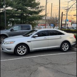 2010 Ford Taurus