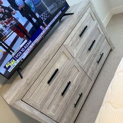 Dresser 4 months old like new