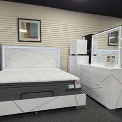 New Queen All Pieces BedromSet Except  $2199. King $199 More. Delivery & Set Up Available 