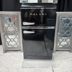 Galanz Retro Mini Fridge
