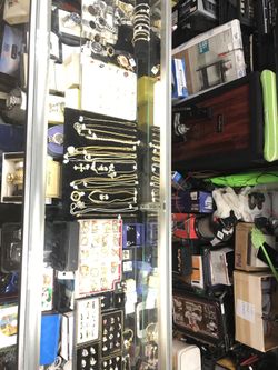 RINGS ‘WATCHES ‘CHAINS ‘ BRACELETS!!! 100$ & Up!! GREAT CONDITION & GOOD CONDITION!!! NEGOTIABLE!!