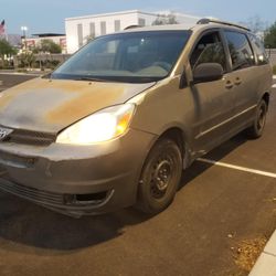 2004 Toyota Sienna 