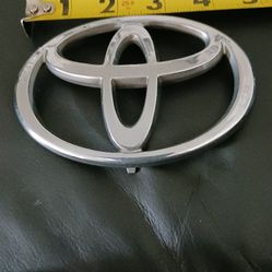 Toyota Grill Emblem