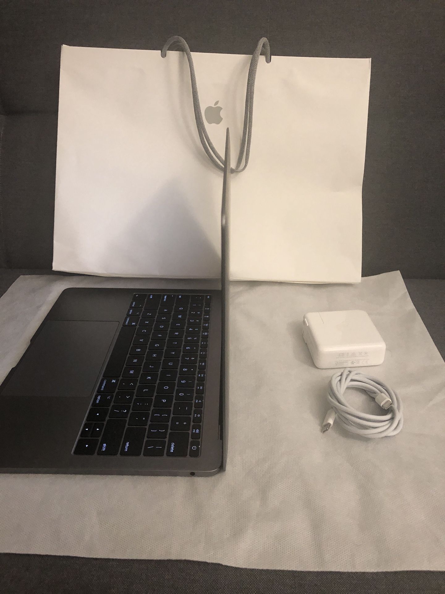 MacBook Pro 13 - inch 2017 two thunderbolt 3 ports Apple Laptop
